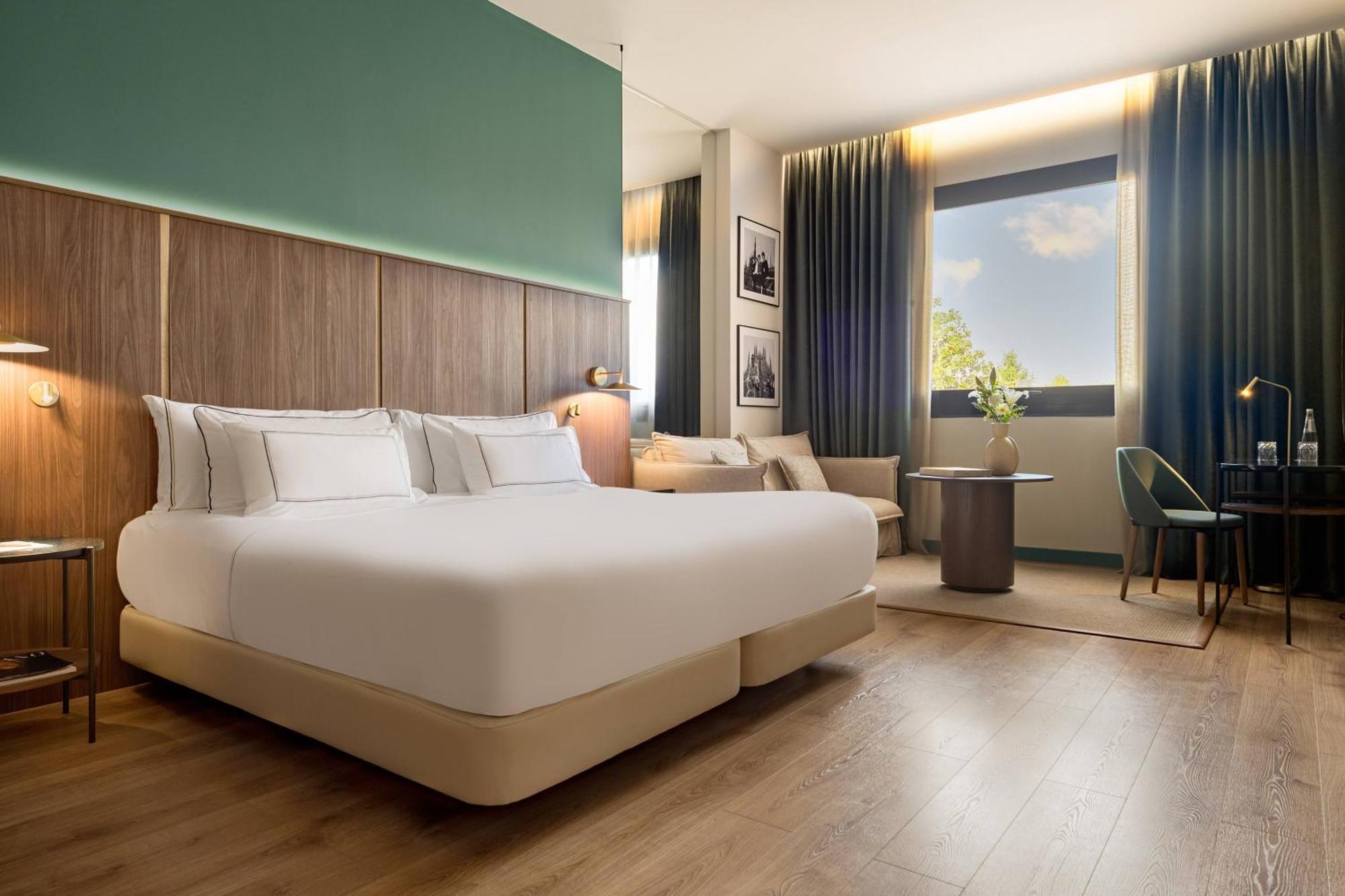 Premium Connecting Room
